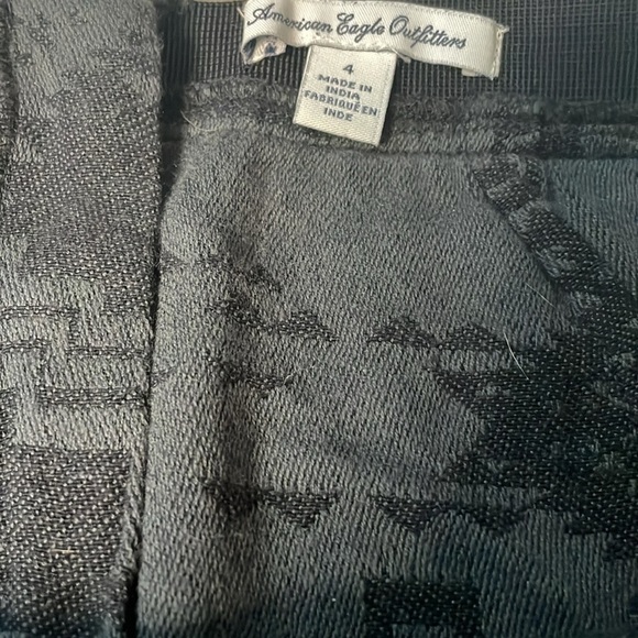 AMERICAN EAGLE OUTFITTERS | Women’s Black & Charcoal Pattern Mini Skirt, Size 4 - Picture 3 of 5